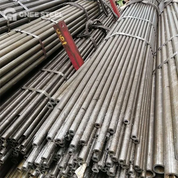 A519 MT 1015 Feadáin Fuar Chríochnaithe gan uaim